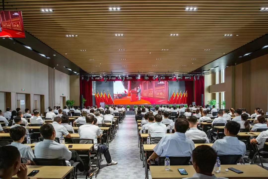 观阅兵盛典 铸时代精神-长春城建集团开展纪念抗战胜利80周年主题党日活动